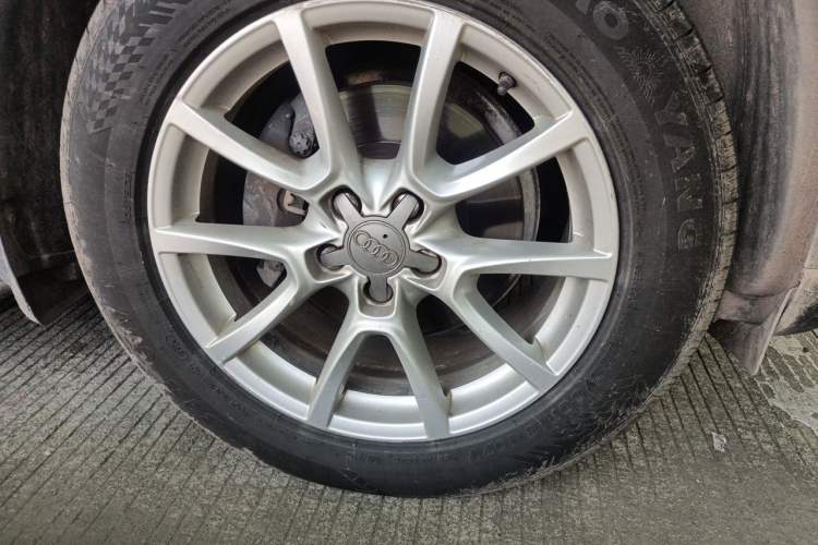 Used Audi Q5 2010 2.0TFSI Trendy Edition Right Front Wheel Hub