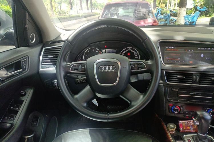 Used Audi Q5 2010 2.0TFSI Trendy Edition Steering Wheel