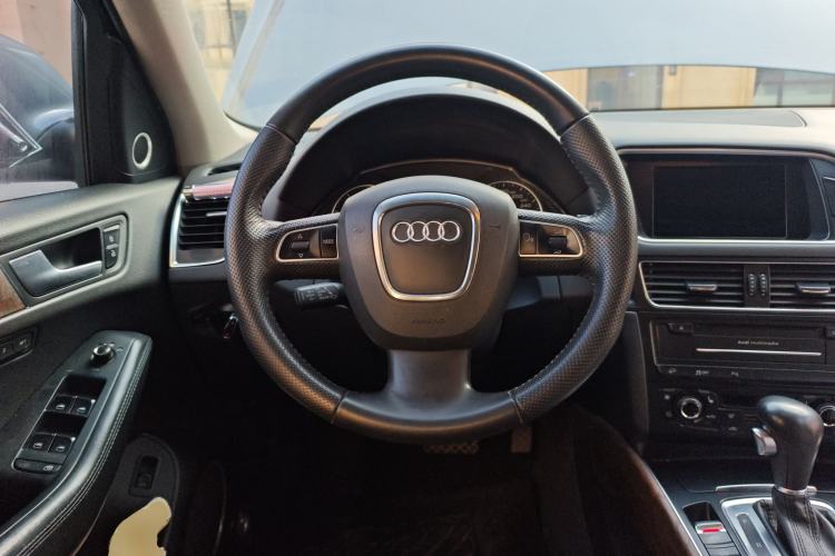 Used Audi Q5 2010 3.2 FSI Sport Edition Steering Wheel