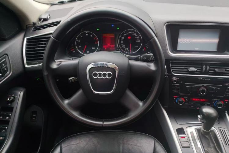 Used Audi Q5 2010 2.0TFSI Technology Edition Steering Wheel