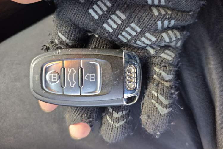 Used Audi Q5 2010 3.2 FSI Sport Edition Vehicle Key