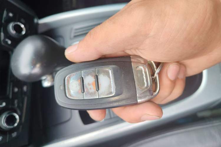 Used Audi Q5 2010 2.0TFSI Technology Edition Vehicle Key