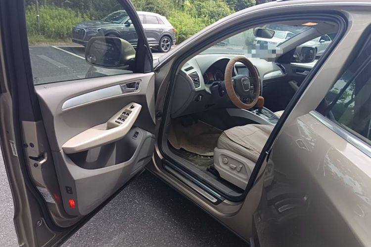 Used Audi Q5 2010 2.0TFSI Technology Edition Driver Seat