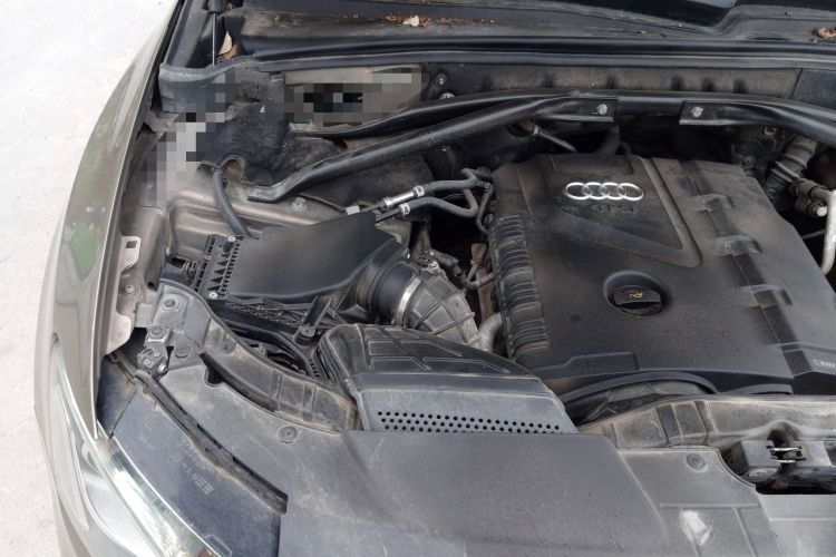 Used Audi Q5 2010 2.0TFSI Technology Edition Engine Bay Right