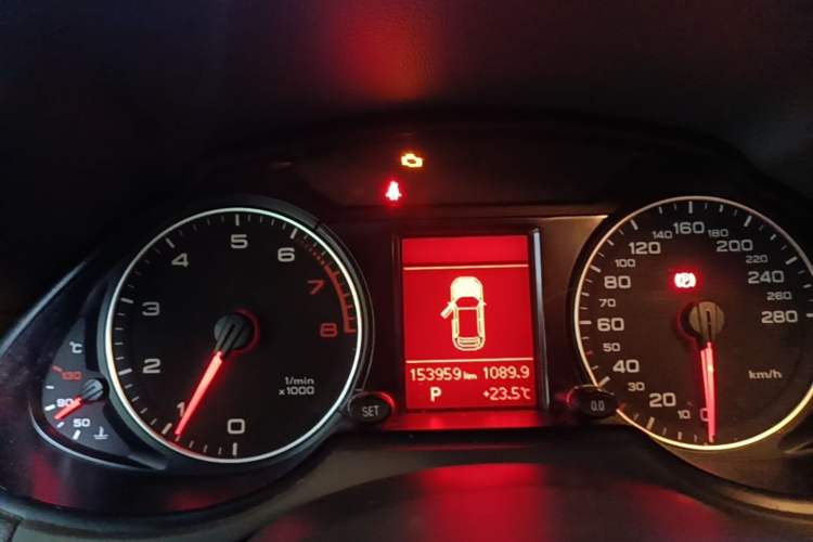 Used Audi Q5 2010 2.0TFSI Technology Edition Instrument Cluster