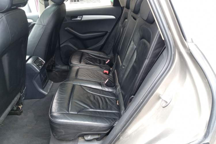 Used Audi Q5 2010 2.0TFSI Technology Edition Left Rear Seat