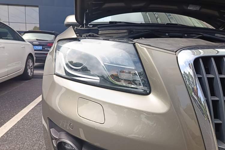 Used Audi Q5 2010 2.0TFSI Technology Edition Right Front Headlight