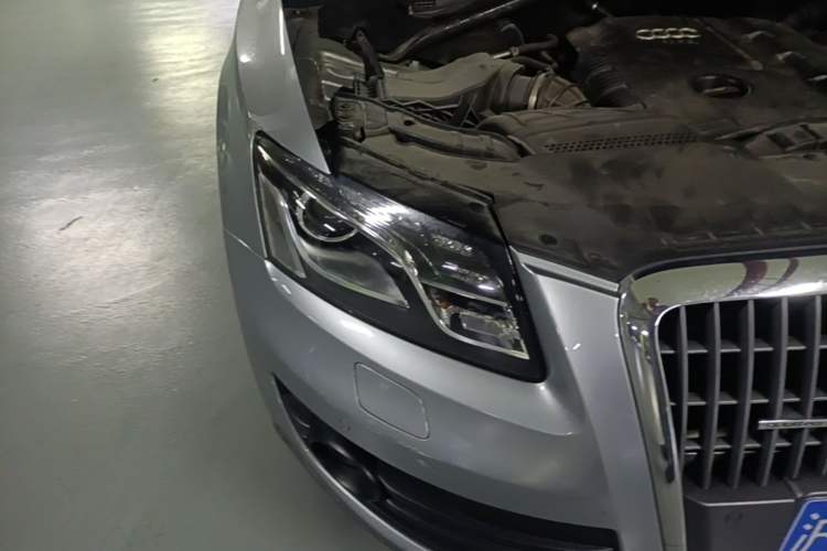 Used Audi Q5 2010 2.0TFSI Technology Edition Right Front Headlight