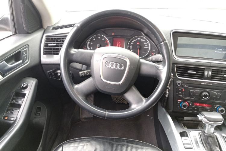 Used Audi Q5 2010 2.0TFSI Technology Edition Steering Wheel