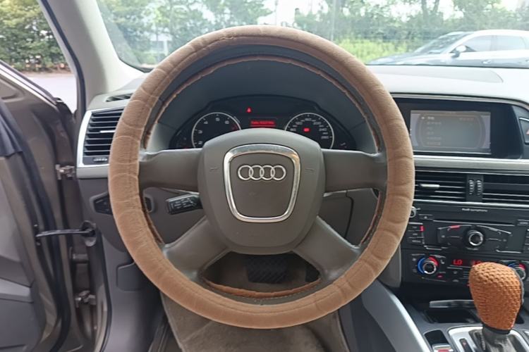 Used Audi Q5 2010 2.0TFSI Technology Edition Steering Wheel