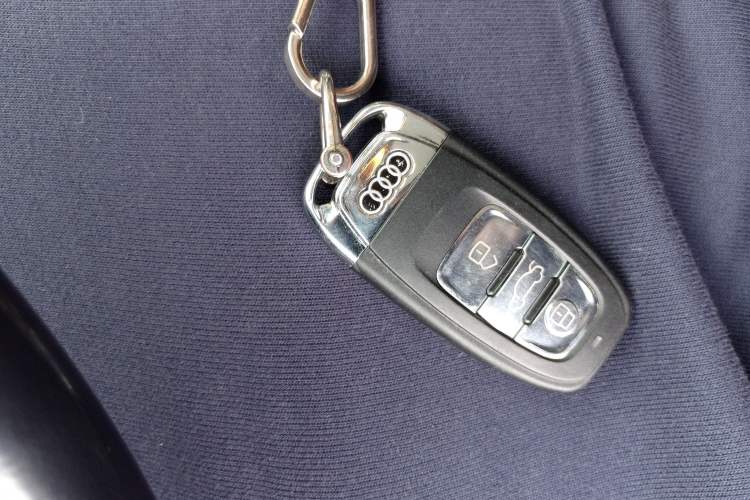Used Audi Q5 2010 2.0TFSI Technology Edition Vehicle Key