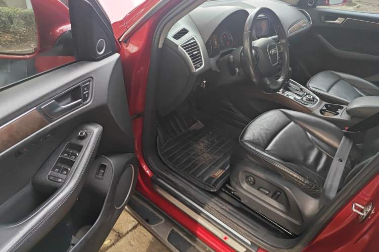 Used Audi Q5 2010 3.2 FSI Sport Edition Driver Seat