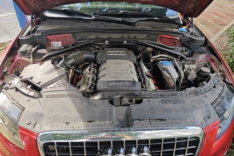 Used Audi Q5 2010 3.2 FSI Sport Edition Engine Bay