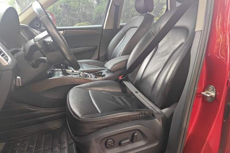 Used Audi Q5 2010 3.2 FSI Sport Edition Left Front Seat