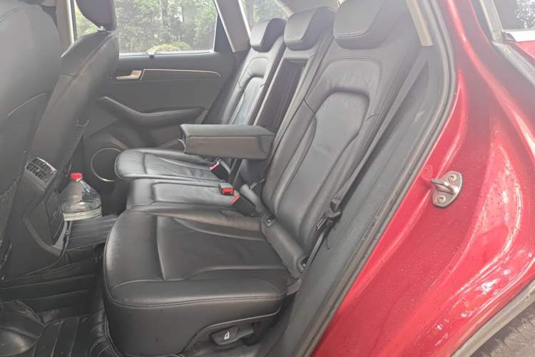 Used Audi Q5 2010 3.2 FSI Sport Edition Left Rear Seat