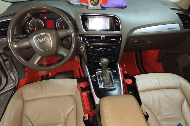 Used Audi Q5 2010 2.0TFSI Technology Edition Center Console
