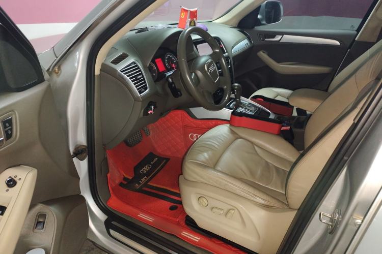 Used Audi Q5 2010 2.0TFSI Technology Edition Driver Seat