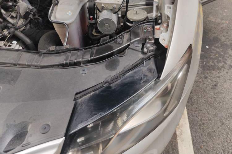 Used Audi Q5 2010 2.0TFSI Technology Edition Engine Bay Left