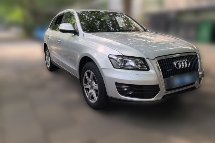 Used Audi Q5 2010 2.0TFSI Technology Edition Front Right 45 Deg
