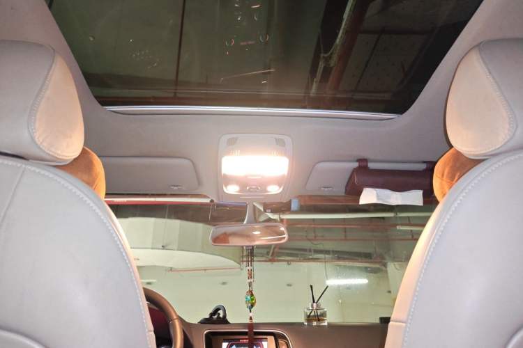 Used Audi Q5 2010 2.0TFSI Technology Edition Headliner