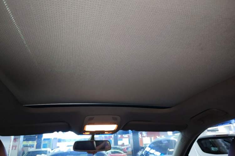 Used Audi Q5 2010 2.0TFSI Comfort Version Headliner