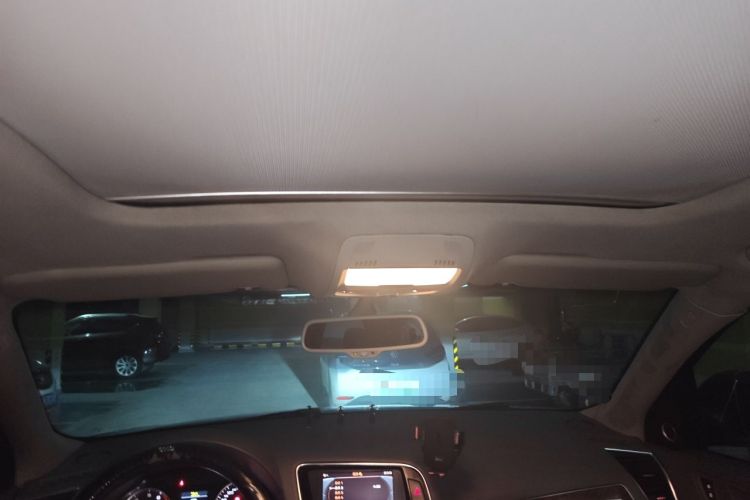 Used Audi Q5 2010 2.0TFSI Comfort Version Headliner
