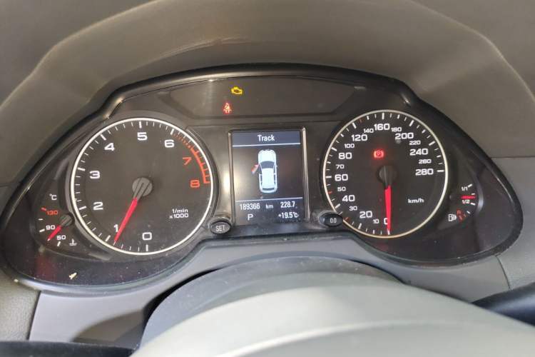 Used Audi Q5 2010 2.0TFSI Comfort Version Instrument Cluster