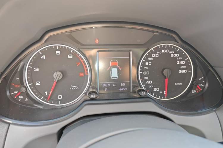 Used Audi Q5 2010 2.0TFSI Comfort Version Instrument Cluster