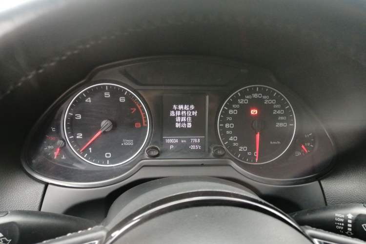 Used Audi Q5 2010 3.2 FSI Off-road Version Instrument Cluster