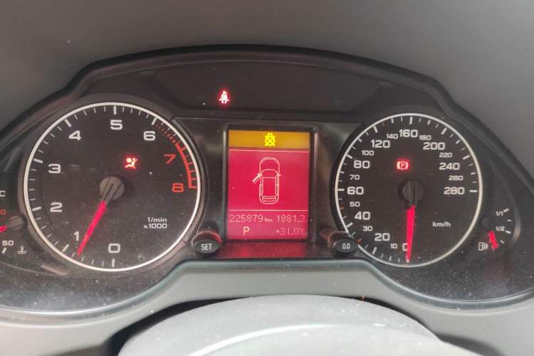 Used Audi Q5 2010 2.0TFSI Technology Edition Instrument Cluster