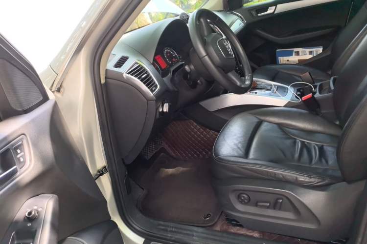 Used Audi Q5 2010 2.0TFSI Technology Edition Left Front Seat