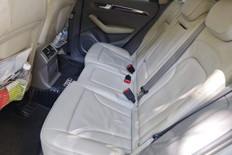 Used Audi Q5 2010 2.0TFSI Comfort Version Left Rear Seat