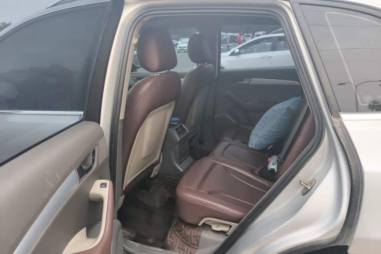 Used Audi Q5 2010 2.0TFSI Technology Edition Left Rear Seat
