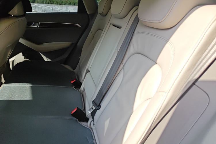 Used Audi Q5 2010 2.0TFSI Comfort Version Left Rear Seat