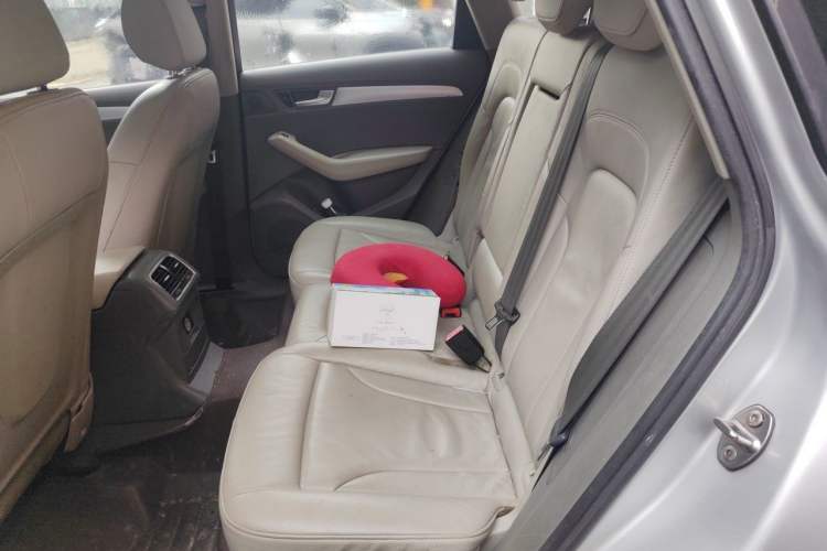 Used Audi Q5 2010 2.0TFSI Technology Edition Left Rear Seat