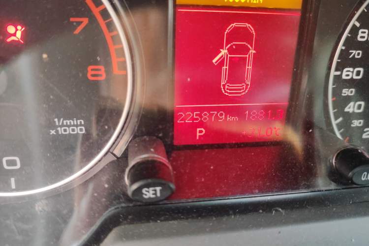 Used Audi Q5 2010 2.0TFSI Technology Edition Odometer Close Up