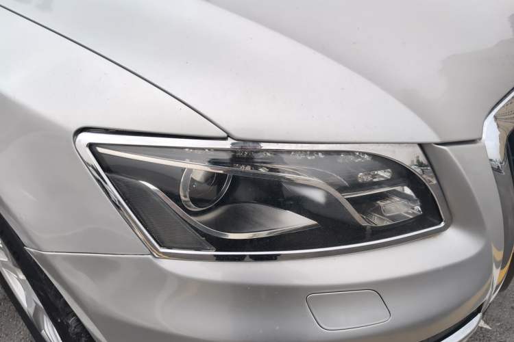 Used Audi Q5 2010 2.0TFSI Technology Edition Right Front Headlight