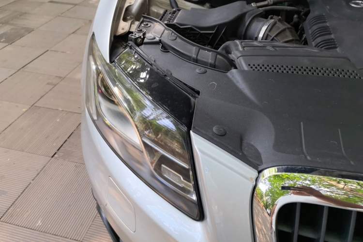 Used Audi Q5 2010 2.0TFSI Technology Edition Right Front Headlight