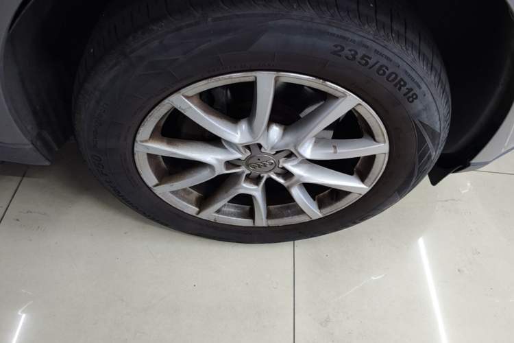 Used Audi Q5 2010 2.0TFSI Comfort Version Right Front Wheel Hub