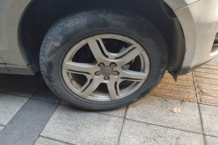 Used Audi Q5 2010 2.0TFSI Technology Edition Right Front Wheel Hub