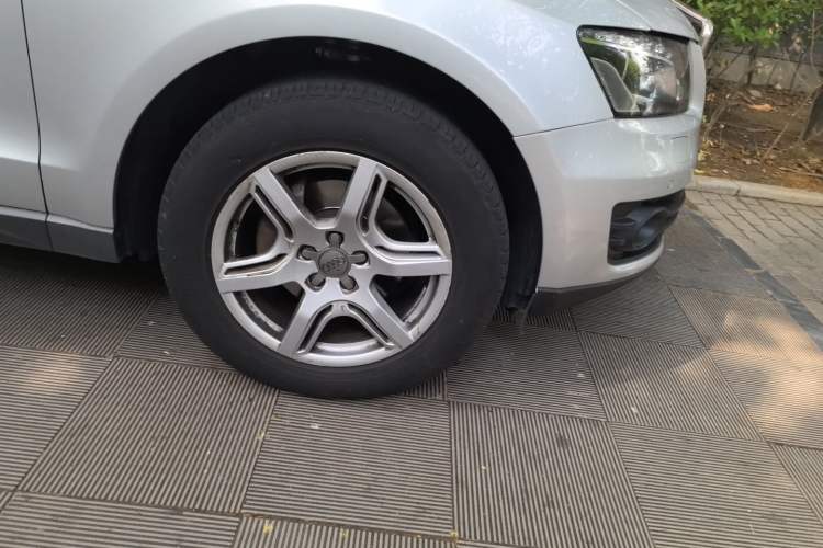 Used Audi Q5 2010 2.0TFSI Technology Edition Right Front Wheel Hub