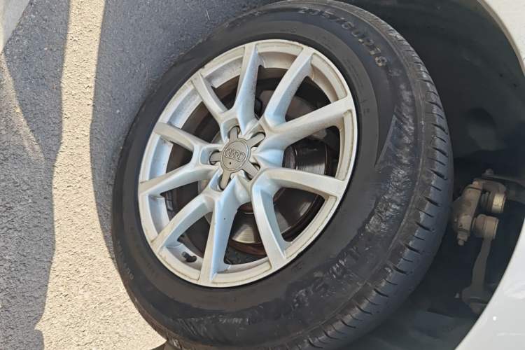 Used Audi Q5 2010 2.0TFSI Comfort Version Right Front Wheel Hub