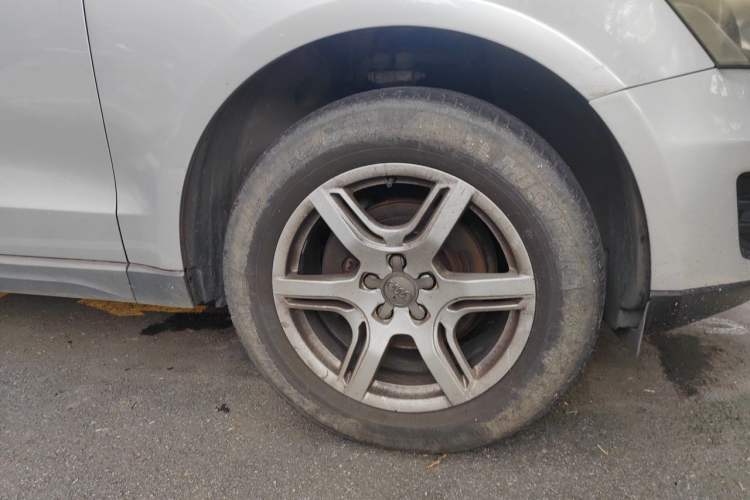 Used Audi Q5 2010 2.0TFSI Technology Edition Right Front Wheel Hub