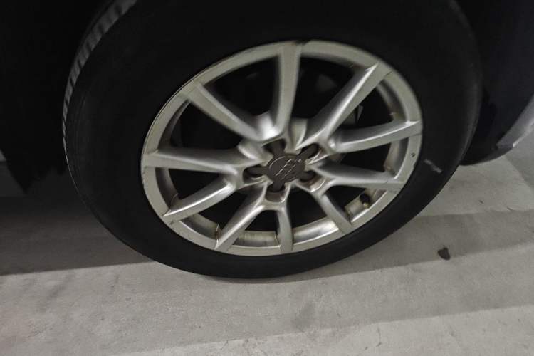 Used Audi Q5 2010 2.0TFSI Comfort Version Right Front Wheel Hub