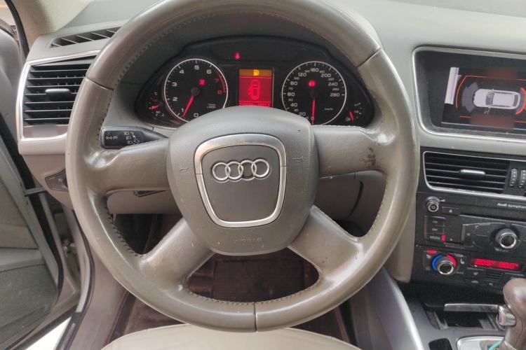 Used Audi Q5 2010 2.0TFSI Technology Edition Steering Wheel
