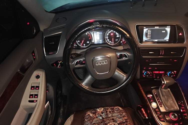 Used Audi Q5 2010 2.0TFSI Comfort Version Steering Wheel