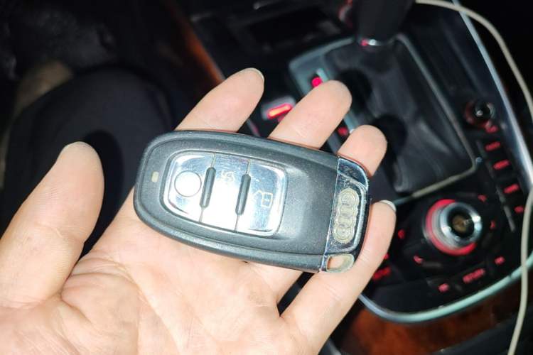 Used Audi Q5 2010 2.0TFSI Comfort Version Vehicle Key