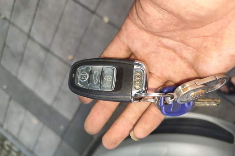 Used Audi Q5 2010 2.0TFSI Technology Edition Vehicle Key