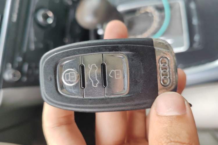 Used Audi Q5 2010 2.0TFSI Technology Edition Vehicle Key
