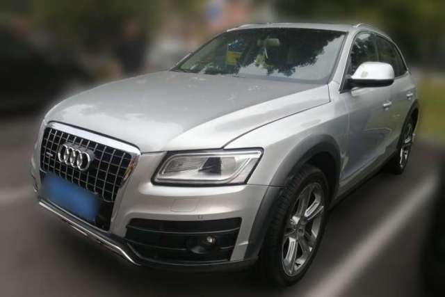 Audi Q5 2010 3.2 FSI Off-road Version مستعملة
